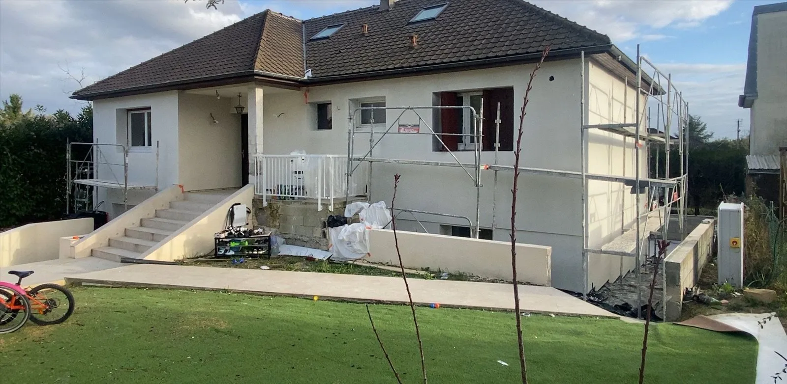 Isolation extérieure : pavillon terminé côté jardin